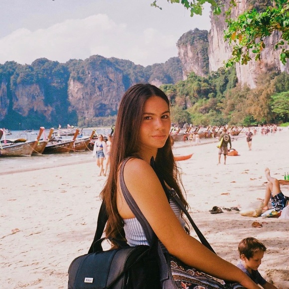 Meet your Posher, Amanda - Picture 1 of 1